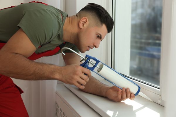 Window Caulking Repair in Duluth