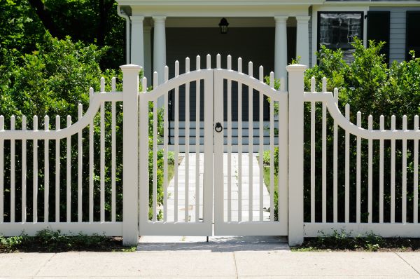 Gate Hinge Replacement in Duluth