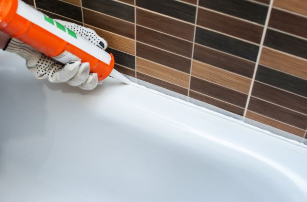 Bathtub Sealing in Duluth