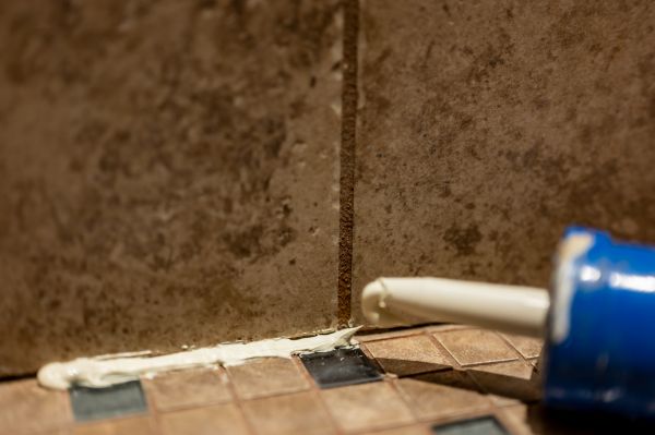 Shower Caulk Replacement in Duluth